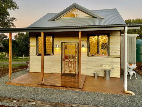 BYRON BAY New! SUNSET COTTAGE - Dentist Find 0