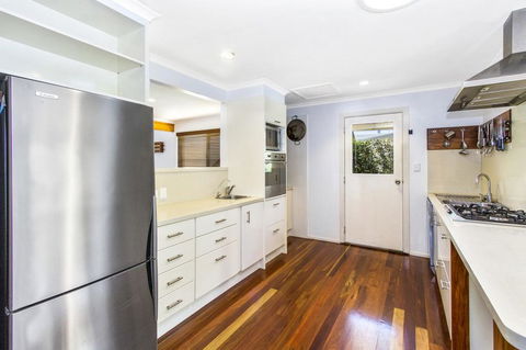 CABARITA BEACH BLISS - HOLIDAY HOME ON THE LAKE - Dentist Search 1