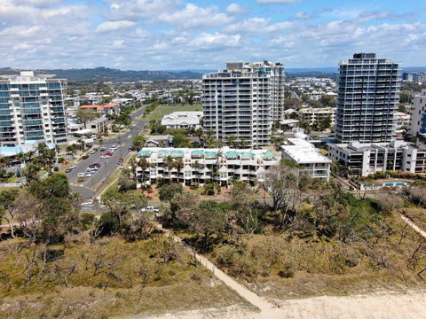 Camargue Beachfront Apartments - Dentist Find 2