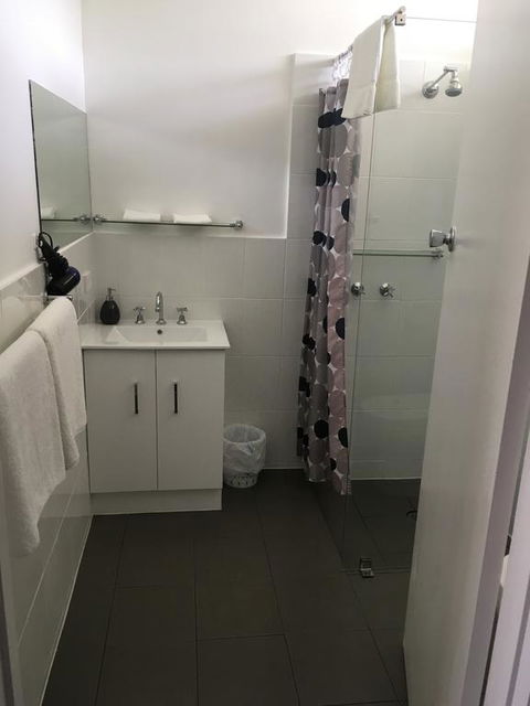 Camperdown Cascade Motel - Dentists Australia 3