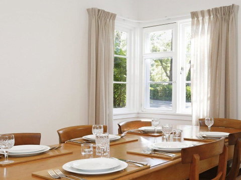 Canary Cottage - Fresh, Clean, Simple & Comfortable - Dentist Search 1