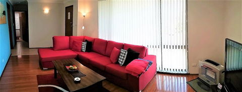 Cara Nobbys Beach 11 Wesley Avenue - Dentists Australia 1