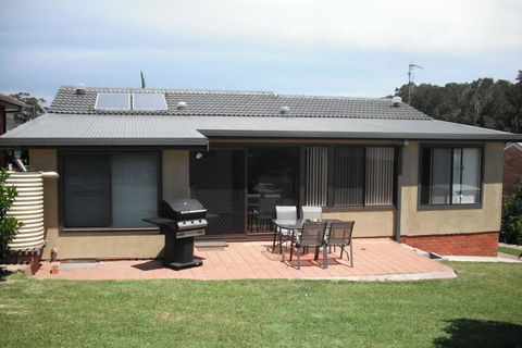 Cara Nobbys Beach 11 Wesley Avenue - Dentists Australia 3