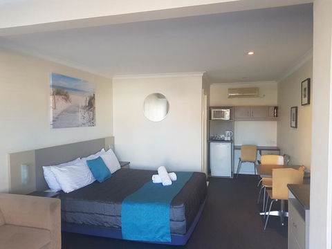 Caravilla Motor Inn - Dentists Australia 2
