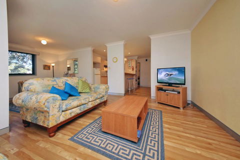 Carindale, Unit 24, 19 - 23 Dowling Street - Dentist Find 0