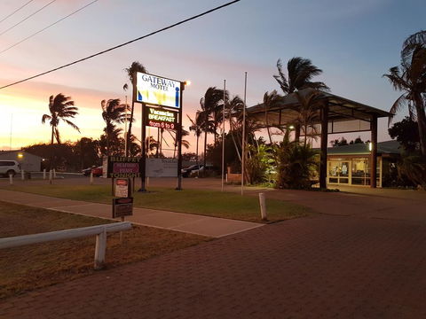 Carnarvon Gateway Motel - Dentist Find 0