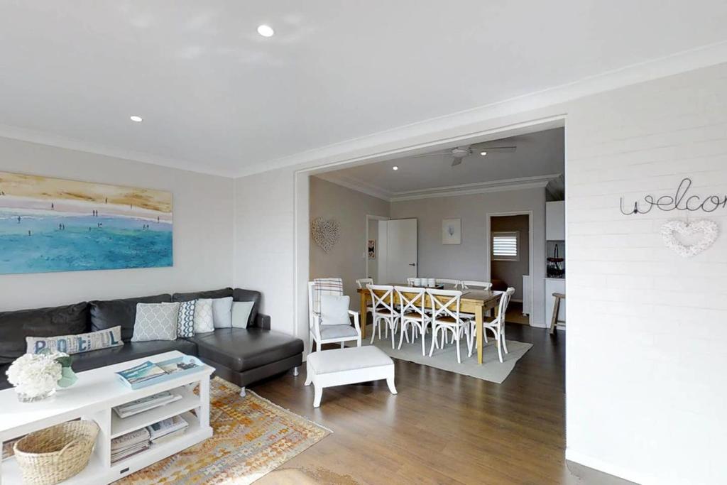 Casa Sorella - beachfront family home
