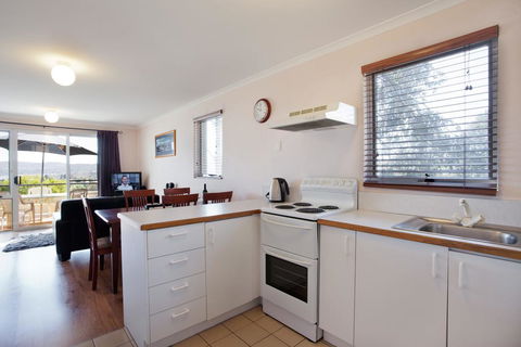 Cascades 13/3 Kurrajong Street - Dentist Search 3