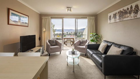 Cascades 18/3 Kurrajong Street - Dentist Search 0