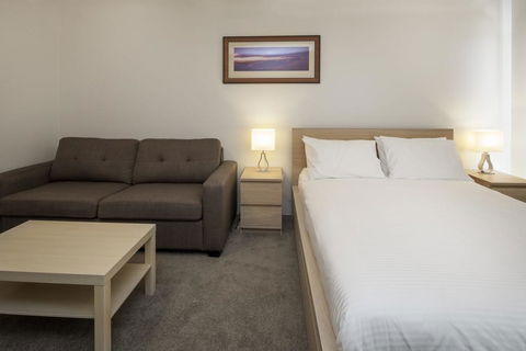 Cascades 3 Well Appointed And Central Location - Dentist Search 3