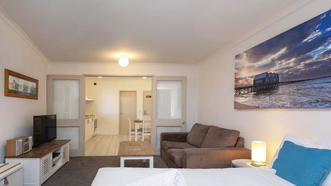 Cascades 7- Centrally Located With Beautiful Views - Dentist Search 1