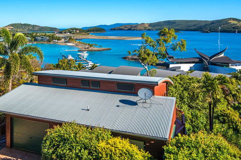 Casuarina 18 Ocean View House Central Location BBQ Golf Buggy - Dentist Find 3