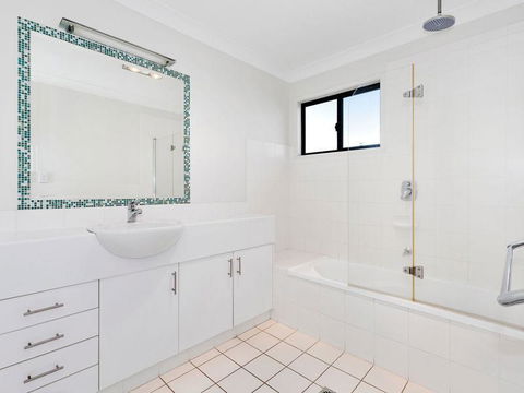 Casuarina Escape - Dentist Find 1