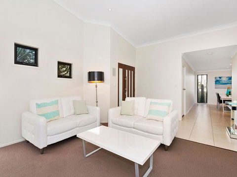 Casuarina Escape - Dentist Find 2