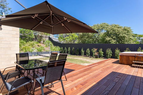 Caxton Beach House - Hot Tub Spa - Dentists Australia 0