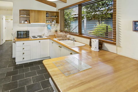 Cedar Cottage - Close To Water And Pet Friendly - Dentist Find 0