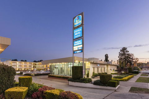 Central Motel & Apartments, Best Western Signature Collection - Dentist Search 1