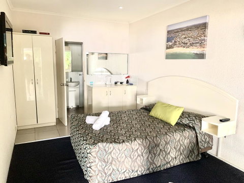 Central Motel Mooloolaba - Dentist Find 1