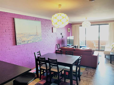 Central Park 14 - Centrally Located With Views To The Mountains - Dentist Search 2