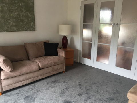Central View - Walking Distance To Hospitals - Dentists Australia 2