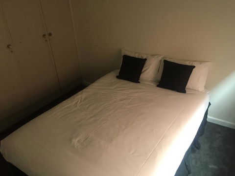 Central View - Walking Distance To Hospitals - Dentists Australia 1