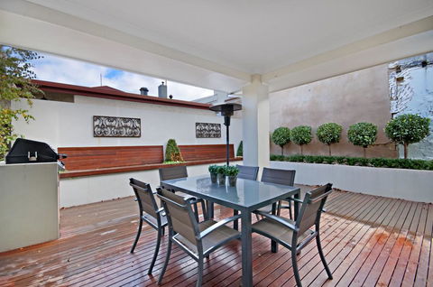 Central Warrnambool Townhouse - Dentist Find 3