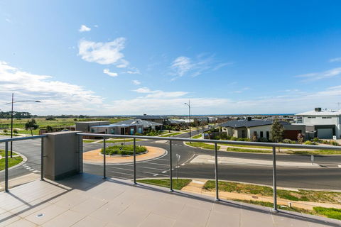 Centreside Ocean Views 59 - Dentist Find 0