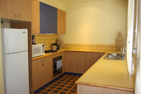 Charbella - Dentist Find 3