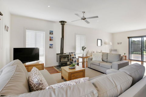 Charchie's By The Sea Pet Friendly Family Home, Close To Beach - Dentist Find 3