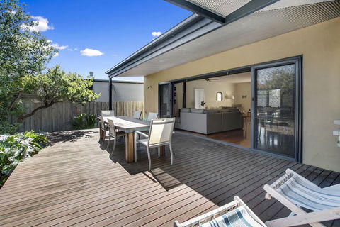 Charchie's By The Sea Pet Friendly Family Home, Close To Beach - Dentist Find 0