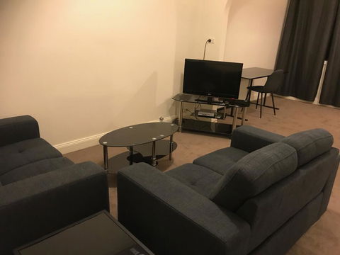 Charles Rasp Motor Inn & Cottages - Dentist Find 3