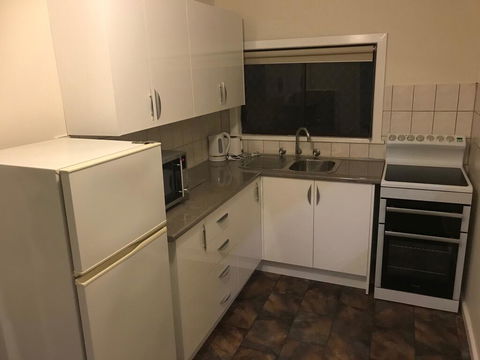 Charles Rasp Motor Inn & Cottages - Dentist Find 1