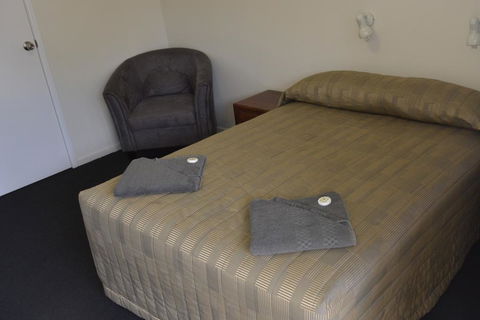 Charleville Waltzing Matilda Motor Inn - Dentist Find 3