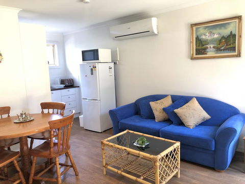 Charlie Sweet Home At Mornington Peninsula - Dentists Australia 0