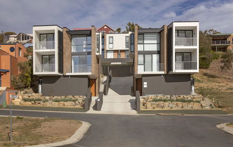 Chilam 'C' - Amazing Views With Modern Style - Dentist Search 0