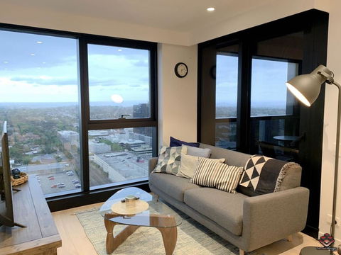 Chinos Room - Dentist Find 2