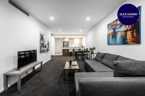 CITY APARTMENT And FREE CITY TOUR BUS NEARBY - Dentist Find 0