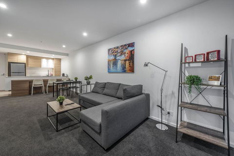 CITY APARTMENT And FREE CITY TOUR BUS NEARBY - Dentist Find 3