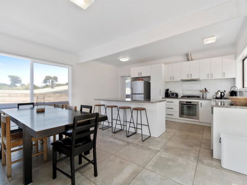 Classic Beach House In Rye - Dentist Find 1