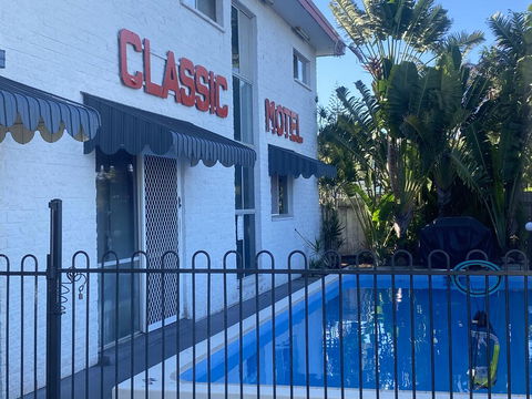 Classic Motel - Dentist Search 1