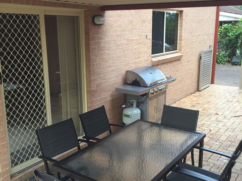 Close To Jimmys Beach - Dentist Find 3