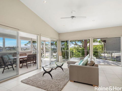 Coast - 3/42 Avoca Drive, Avoca Beach - Dentists Australia 0