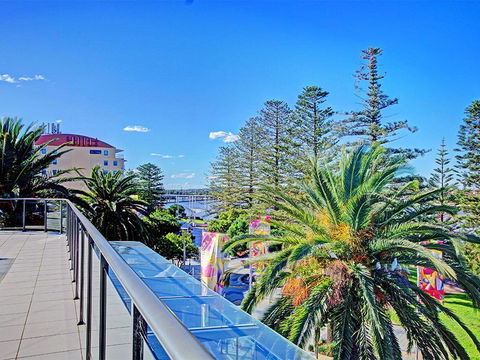 Coast Luxury Apartments 17 - Dentists Australia 1