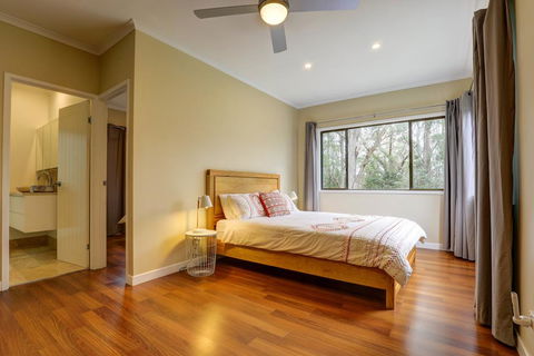 Cockatoo Hideaway - Dentists Australia 2