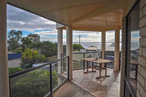 Coffin Bay Retreat - Dentist Search 1