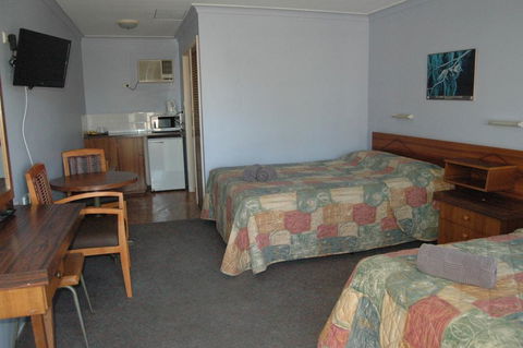 Collie Motel - Dentist Find 1