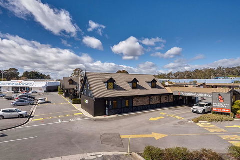 Comfort Hotel Olde Tudor - Dentist Search 0