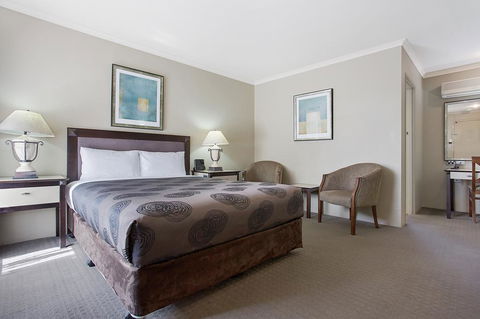 Comfort Inn On Raglan - Dentist Find 1