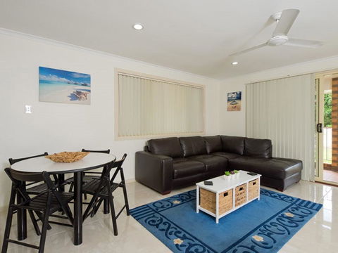 Comfortable Lowset Family Home Only Minutes From The Water! Tarooki St, Bellara - Dentist Find 2