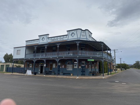 Commercial Hotel Curlewis - Dentist Search 0